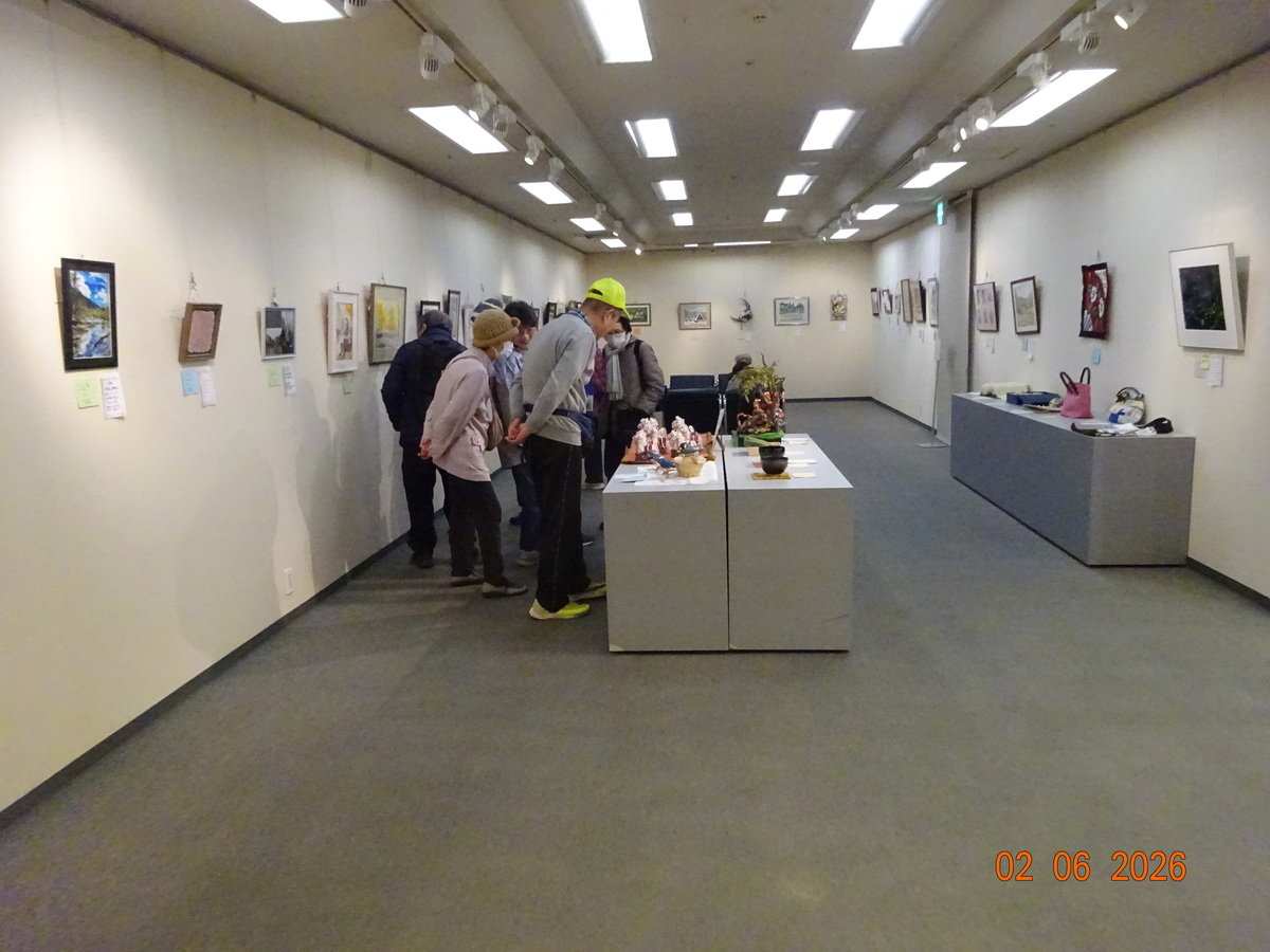 �������ƕ�